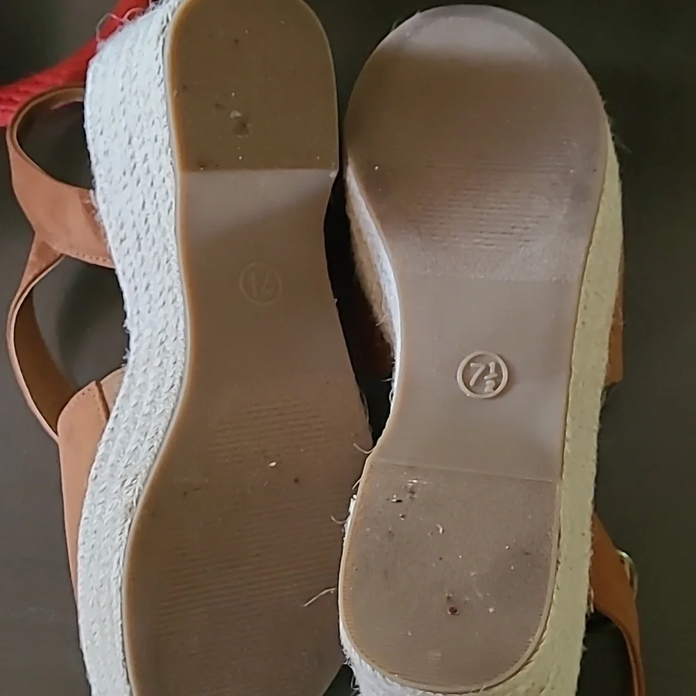 universal threads wedges - Picture 2 of 2